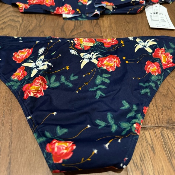 NWT Roxy Bikini - Picture 3 of 4